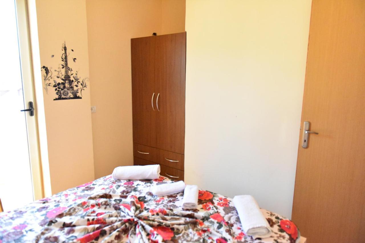 Hotel Hotel Kriti Max , Shengjin 3*