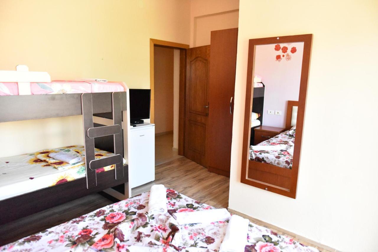 Hotel Hotel Kriti Max , Shengjin