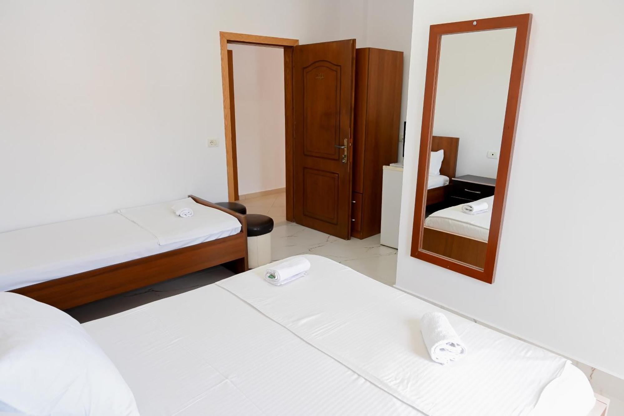 Hotel Kriti Max , Shengjin Shëngjin